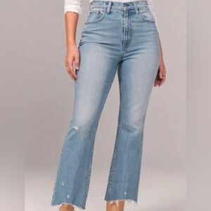 Abercrombie Ultra High Rise Kick Flare Distressed Straight Leg Jean 6 28 Light